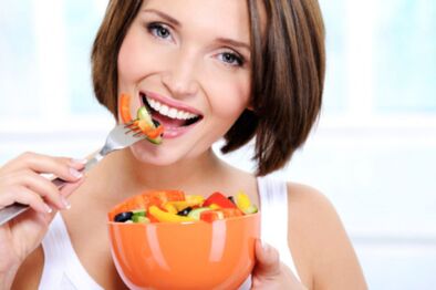 Gadis itu menurunkan berat badan dengan nutrisi yang tepat